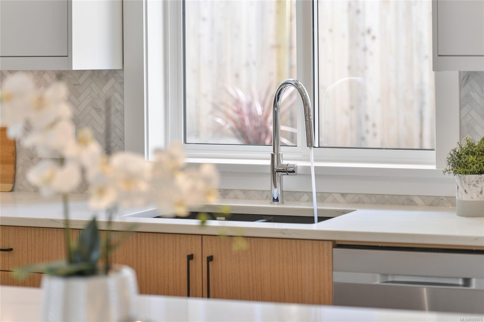 7119 Hagan Road, Central Saanich, BC, V8M 1C4 929070 Miles Takacs