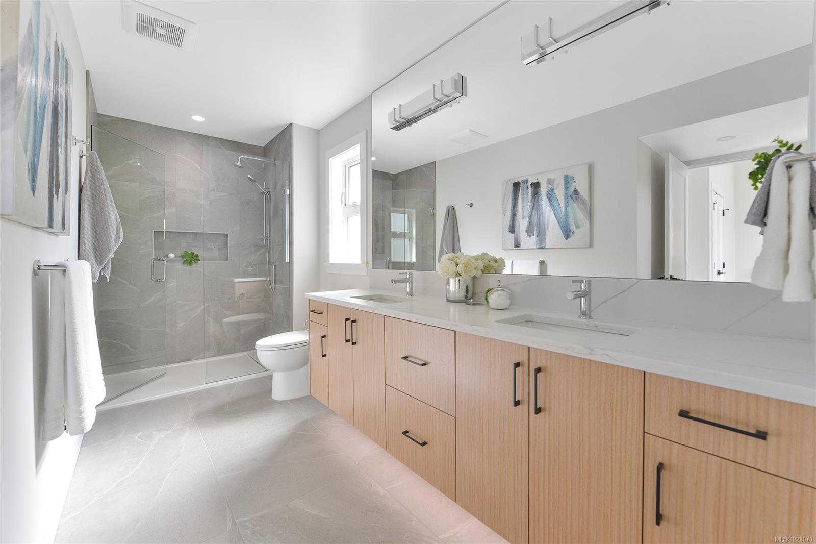 7119 Hagan Road, Central Saanich, BC, V8M 1C4 929070 Miles Takacs