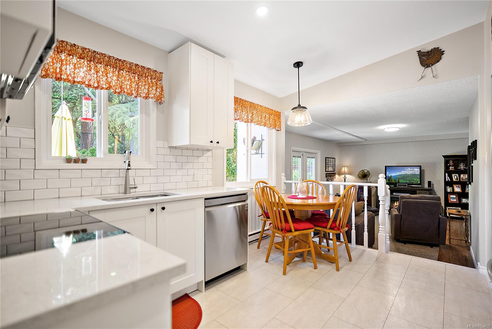 454 Dressler Road, Colwood, BC, V9C 2E8 933455 Marten Homes Real