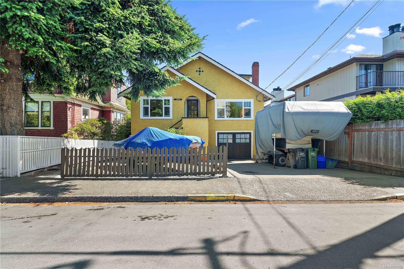 1853 Fern Street, Victoria, BC, V8R 4K4 937330 Gower Smith Real