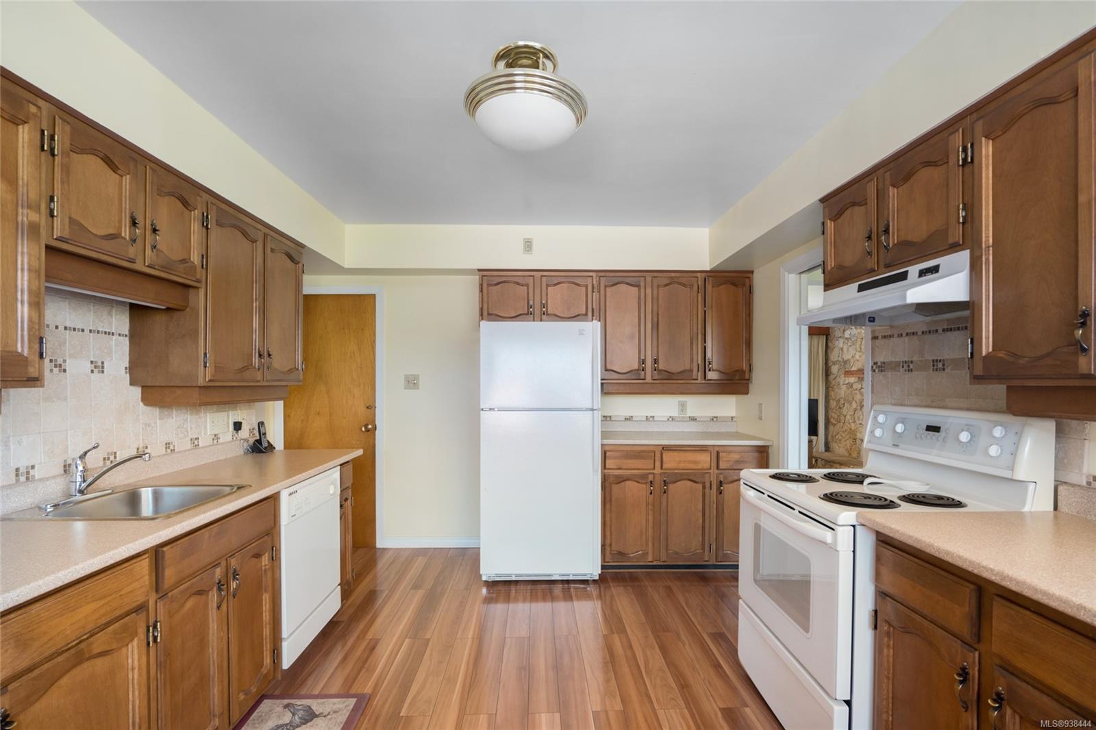 3358 Biscoe Drive, Saanich, BC, V8Z 4P5 938444 Dane Kingsbury Real