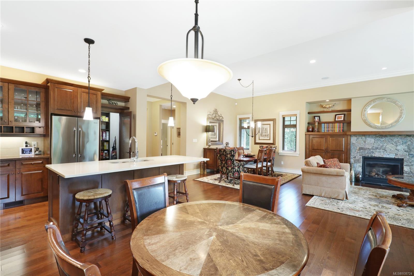 646 Eaglewood Court, Qualicum Beach, BC, V9K 0A3 938724 The Nicklen Group