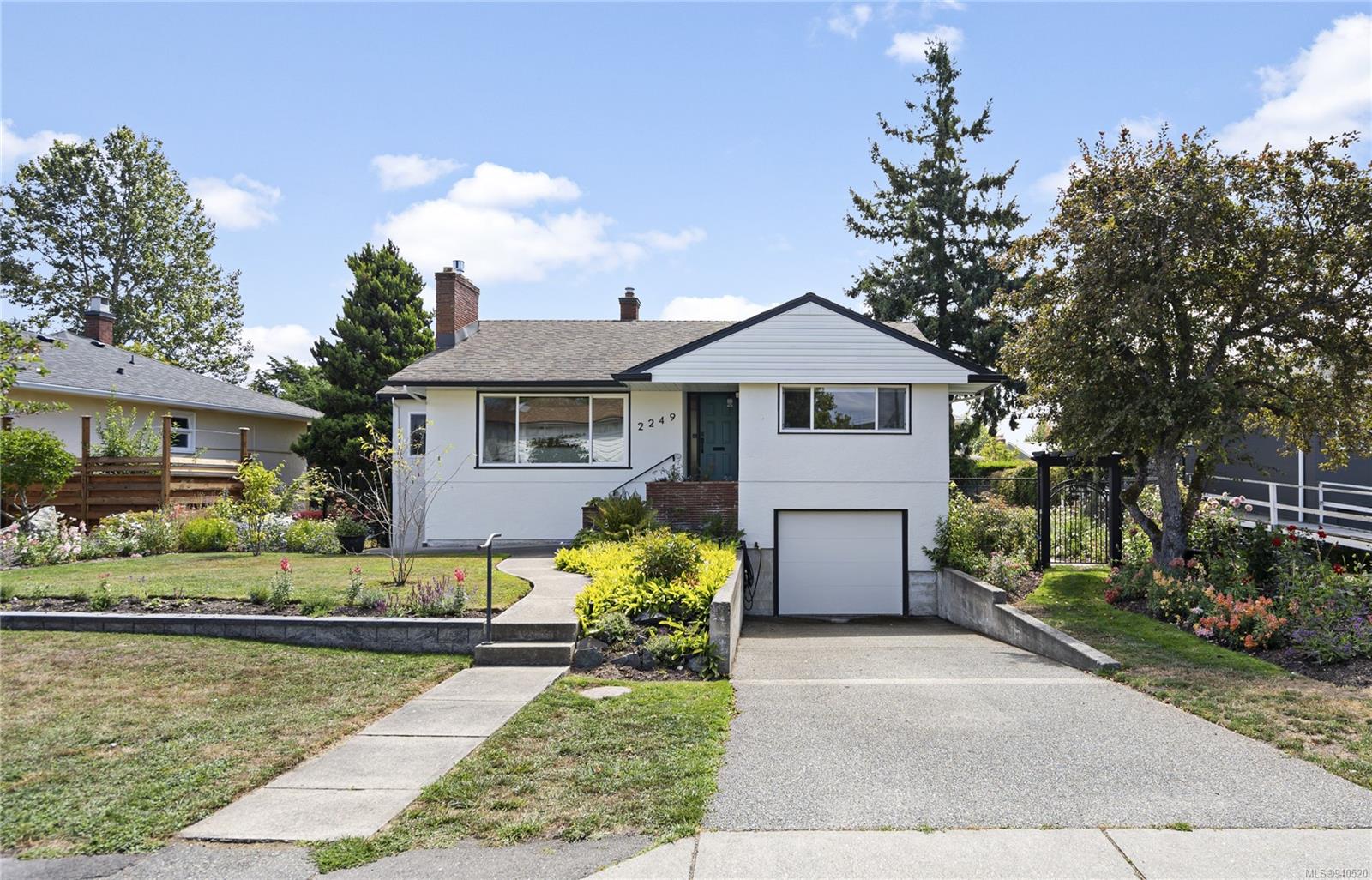 2249 Estevan Avenue, Oak Bay, BC, V8R 2S2 940520 The House Selling