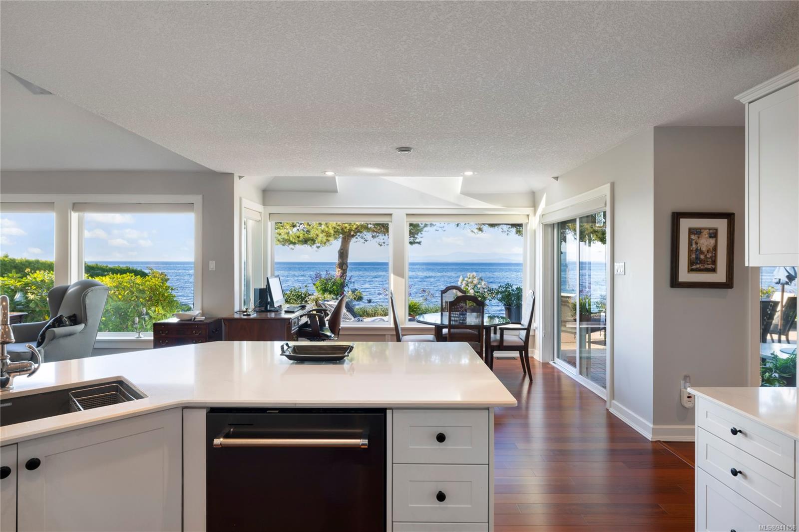 1319 Point Mercer Drive, Qualicum Beach, BC, V9K 2K5 941158 The