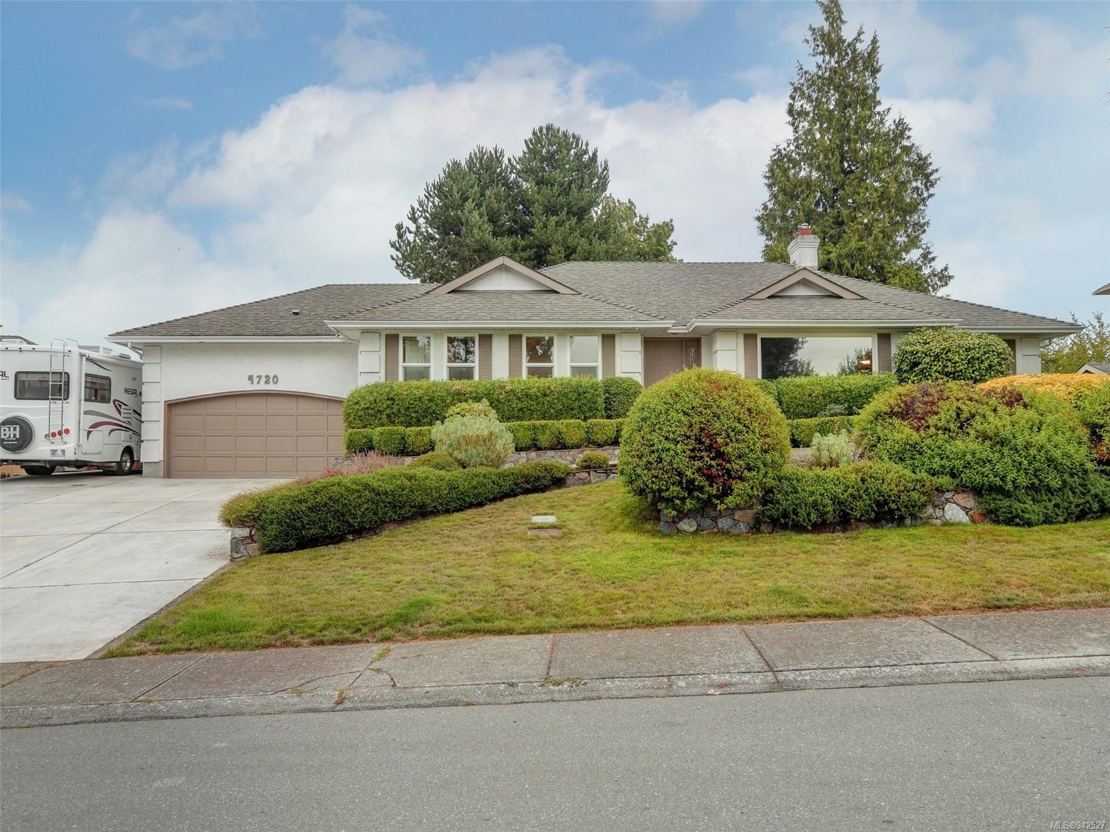 4720 Sunnymead Way, Saanich, BC, V8Y 3B7 942527 McMullen Homes Team