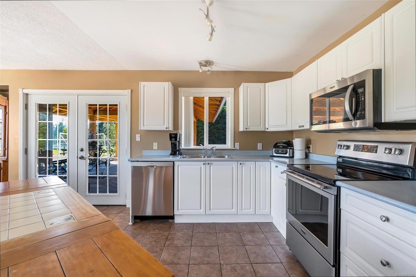 2051 Ingot Drive, Cobble Hill, BC, V0R 1L6 961350 Rod Macintosh