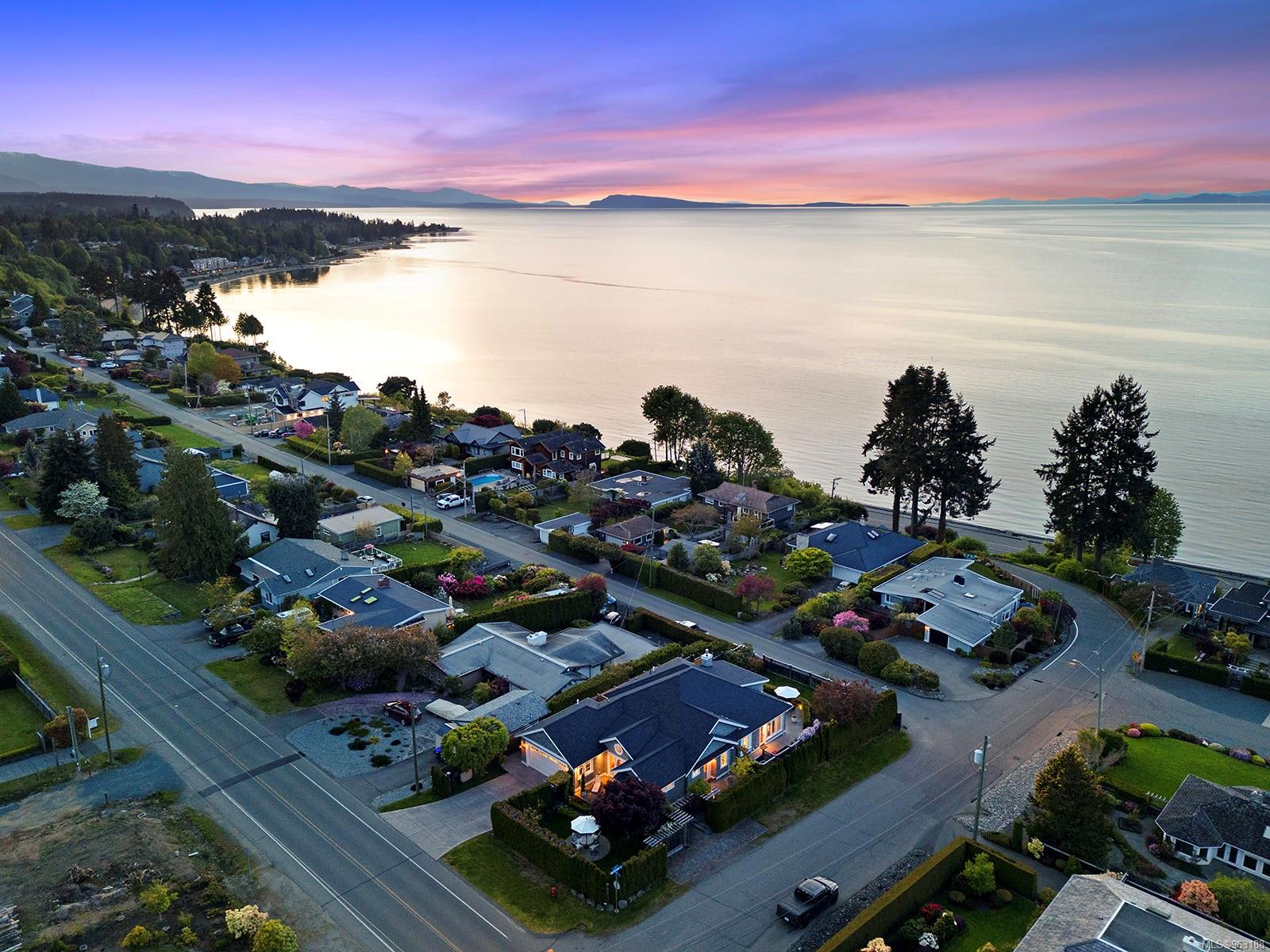 277 Crescent Road W, Qualicum Beach, BC, V9K 1J9 963188 The Nicklen Group