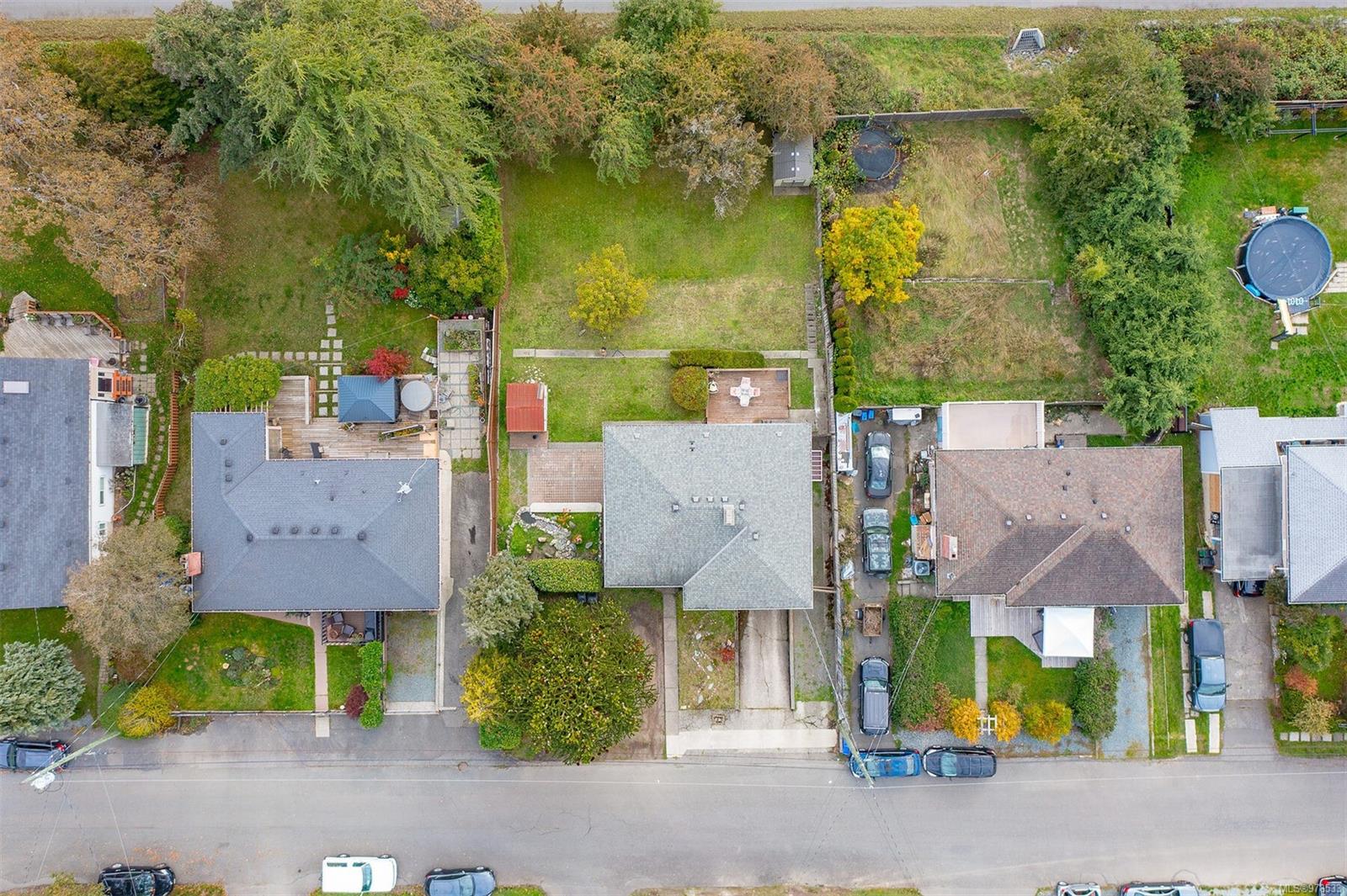 617 Sedger Road, Saanich, BC, V8Z 1R9 978533 Red Hot Real Estate Team