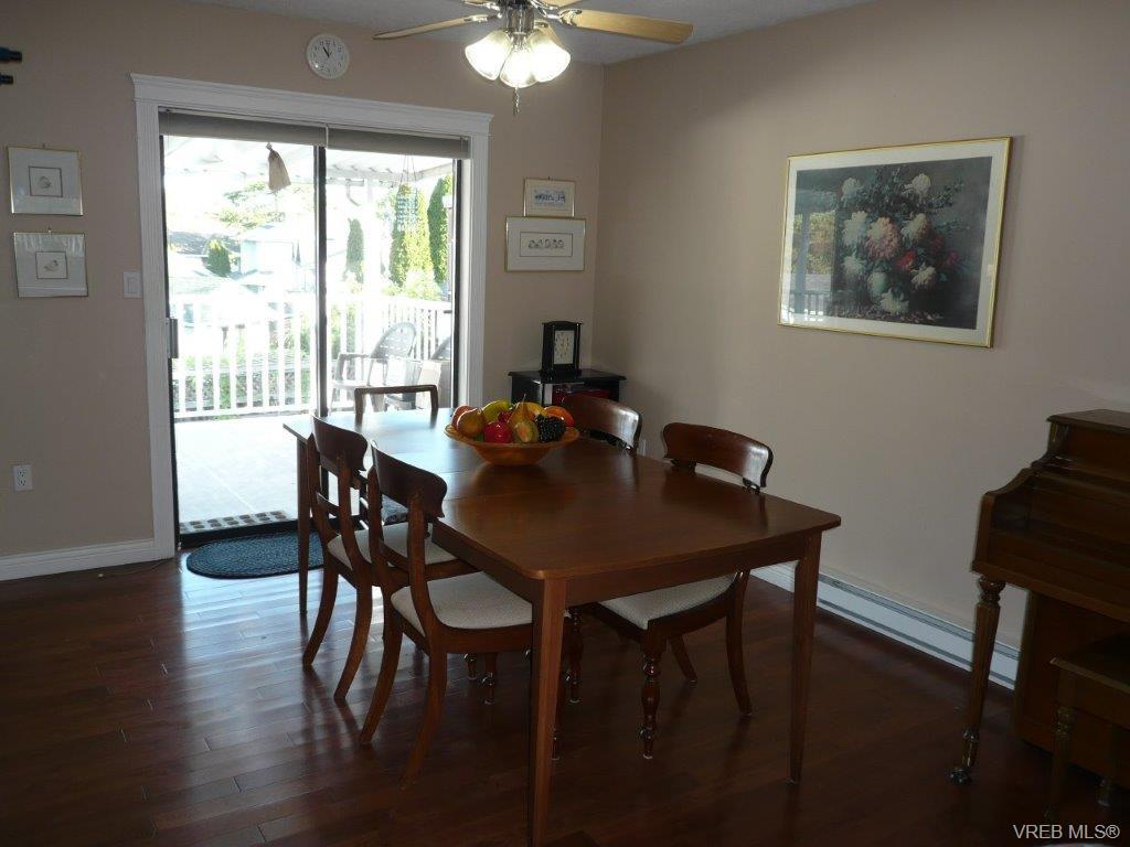 1438 Craigflower Rd Victoria Bc 371678 371678 Julie Demelo