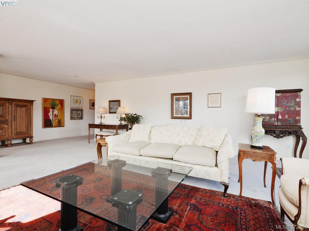  5301 2829 Arbutus Rd, Victoria, BC 372984 Deedrie Ballard