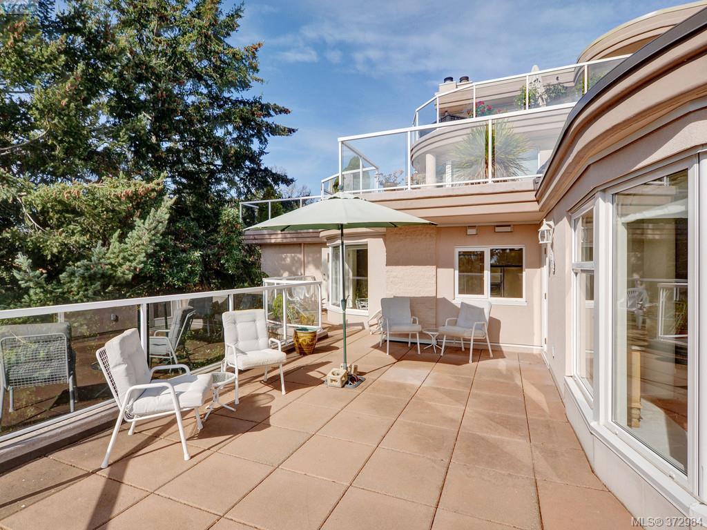  5301 2829 Arbutus Rd, Victoria, BC 372984 Deedrie Ballard