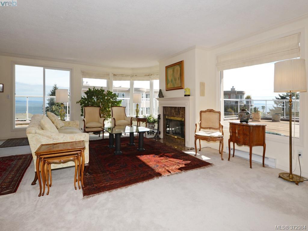  5301 2829 Arbutus Rd, Victoria, BC 372984 Deedrie Ballard