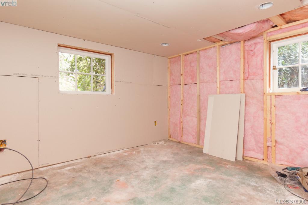 1954 Monteith Street, Victoria, BC 376908 Tracy KeenanWhyte