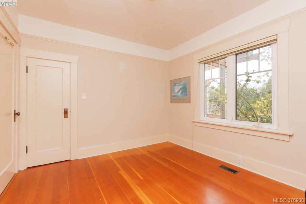 1954 Monteith Street, Victoria, BC 376908 Tracy KeenanWhyte