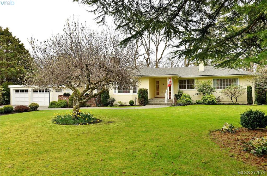 3355 Uplands Road, Victoria, BC 377974 Miles Takacs