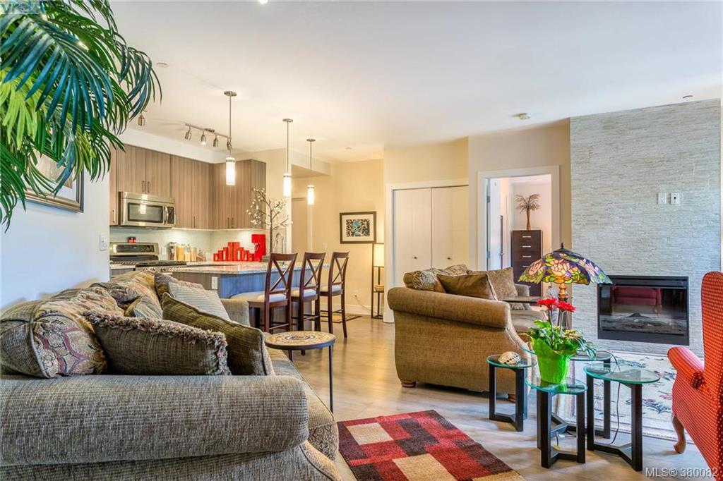  101 7182 West Saanich Road, Central Saanich, BC 380082 The House