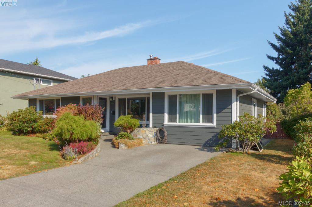 554 Agnes Street, Victoria, BC 382185 Julie Demelo