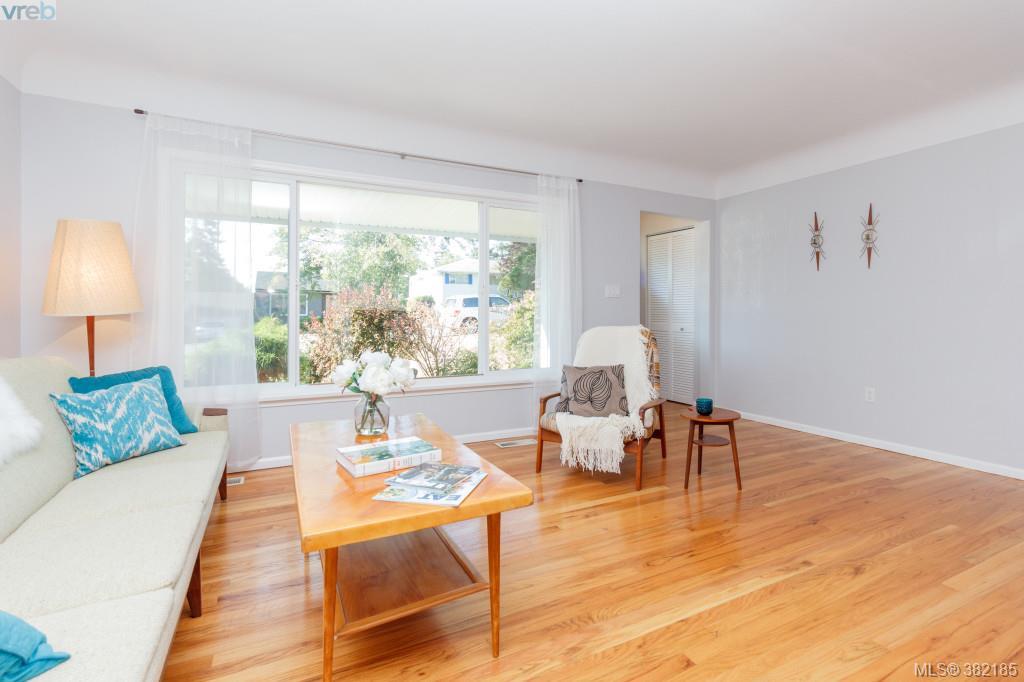 554 Agnes Street, Victoria, BC 382185 Julie Demelo