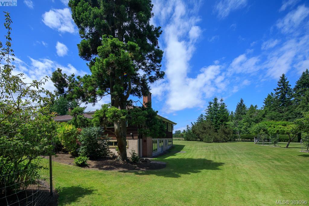 5625 Parker Avenue, Victoria, BC 383096 1224 Richardson