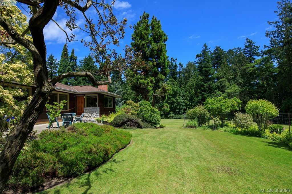 5625 Parker Avenue, Victoria, BC 383096 1224 Richardson