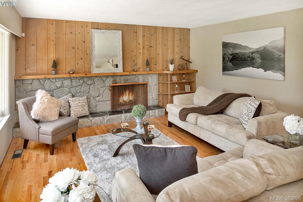 5625 Parker Avenue, Victoria, BC 383096 1224 Richardson