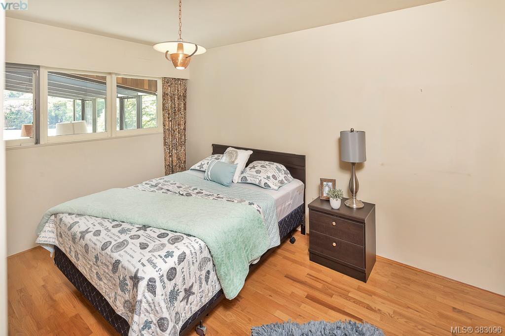 5625 Parker Avenue, Victoria, BC 383096 1224 Richardson