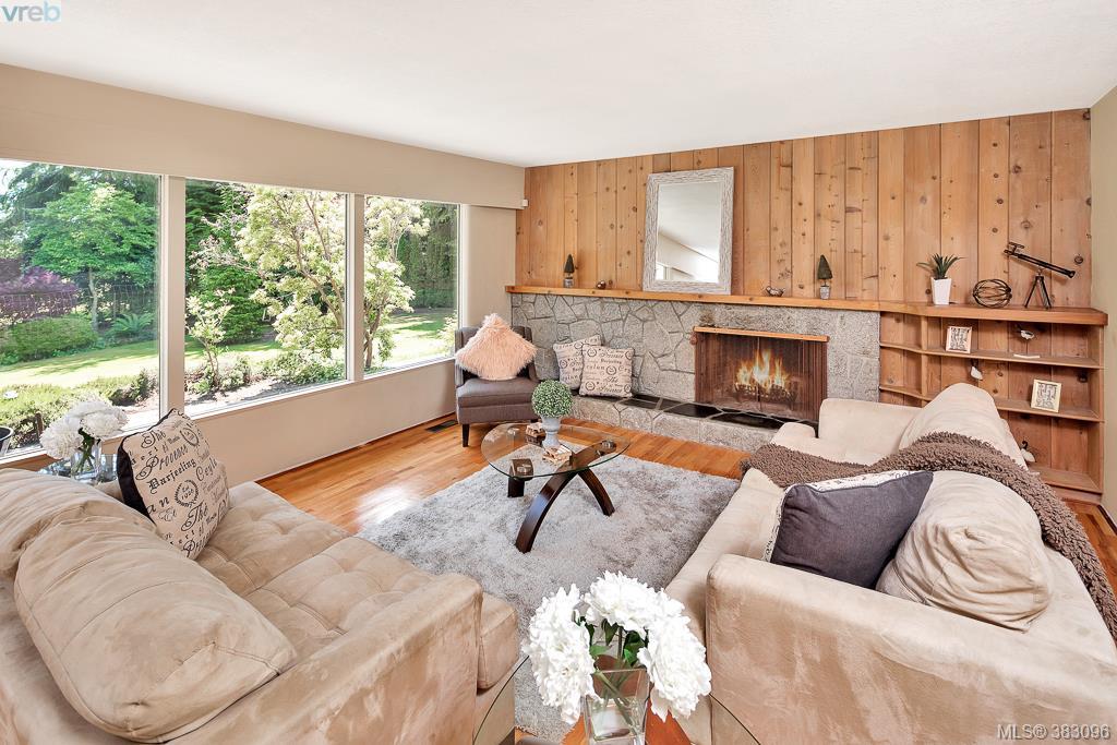 5625 Parker Avenue, Victoria, BC 383096 1224 Richardson