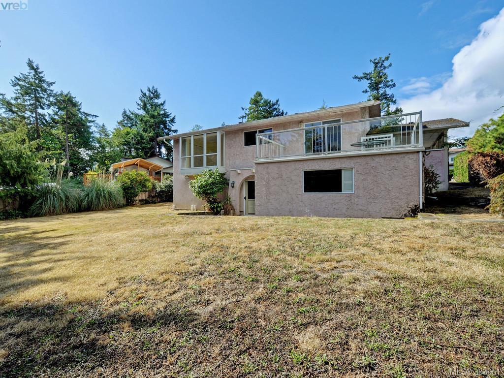 624 Vanalman Avenue, Victoria, BC 383651 Alex Rose