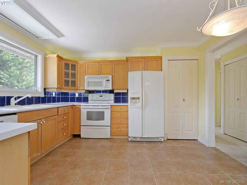 624 Vanalman Avenue, Victoria, BC 383651 Alex Rose