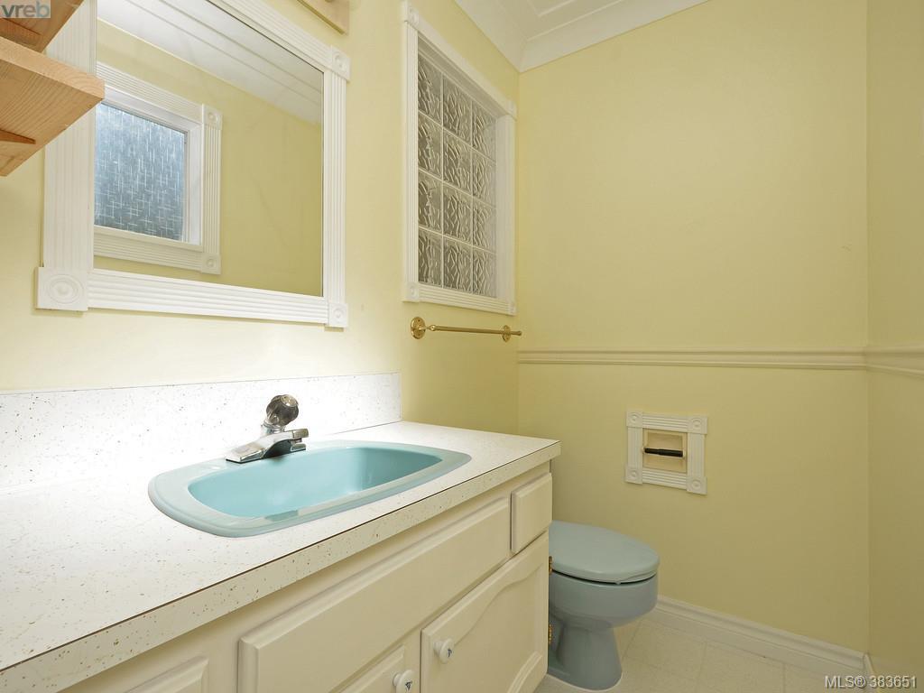 624 Vanalman Avenue, Victoria, BC 383651 Alex Rose