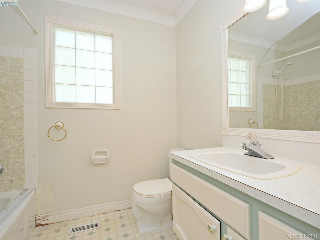 624 Vanalman Avenue, Victoria, BC 383651 Alex Rose