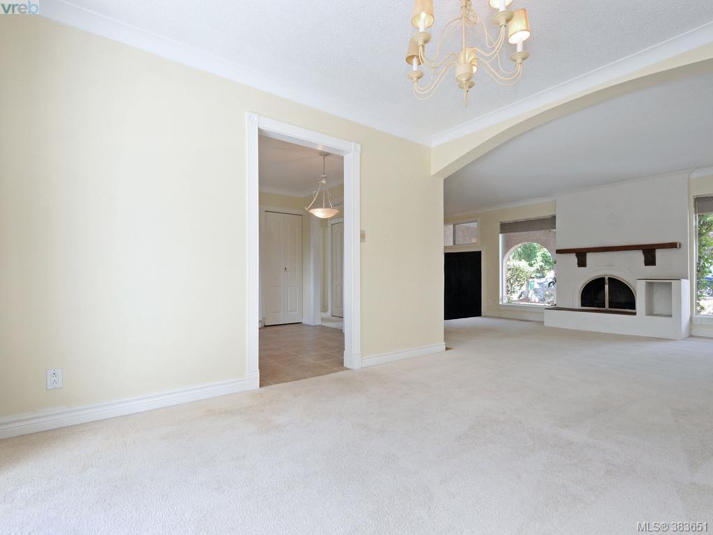 624 Vanalman Avenue, Victoria, BC 383651 Alex Rose