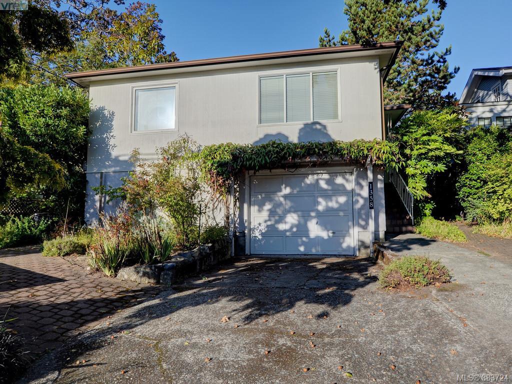 1358 Hampshire Road, Victoria, BC 383724 Mike Boorman
