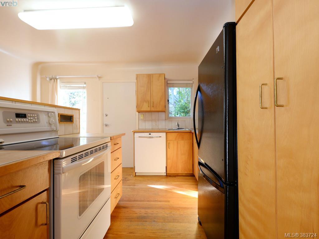 1358 Hampshire Road, Victoria, BC 383724 Mike Boorman