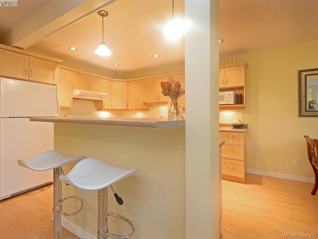  3 2650 Shelbourne Street, Victoria, BC 384565 Julie Demelo