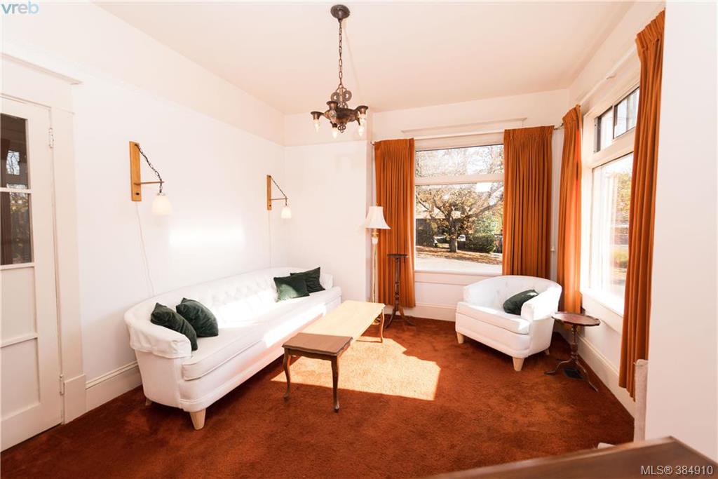 2654 Fernwood Road, Victoria, BC 384910 Dane Kingsbury Real Estate