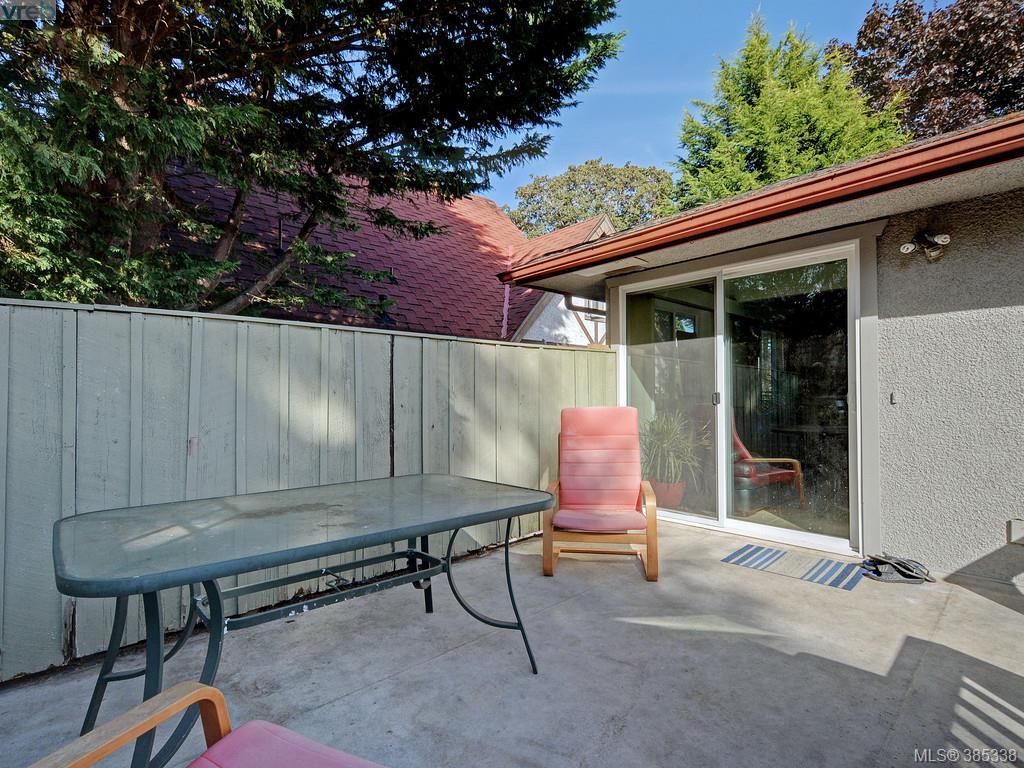 1716 Fernwood Road, Victoria, BC • 385338 • Grady Harris Personal