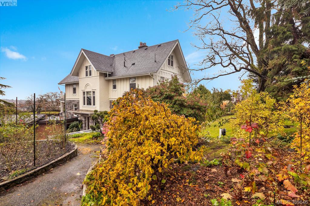  501 2920 Cook Street, Victoria, BC 385646 Marten Homes Real