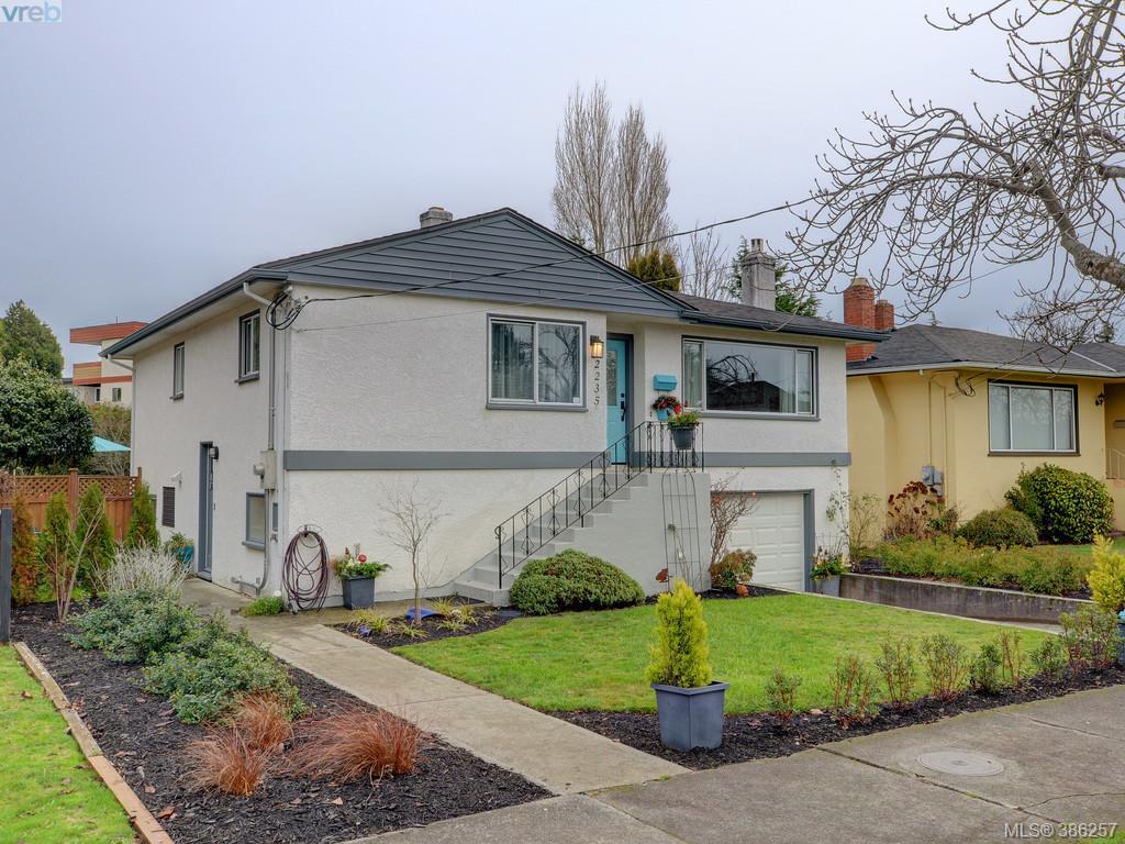 2235 Epworth Street, Victoria, BC 386257 Miles Takacs