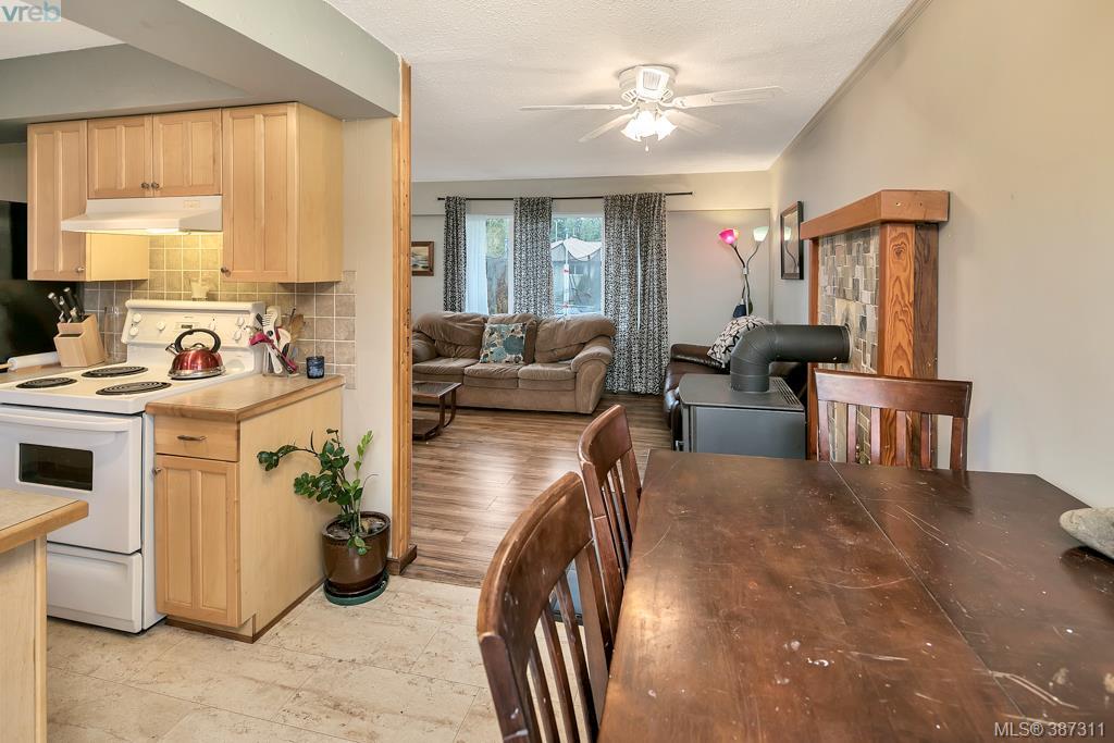 582 Ridley Drive, Victoria, BC 387311 Marten Homes Real Estate PREC