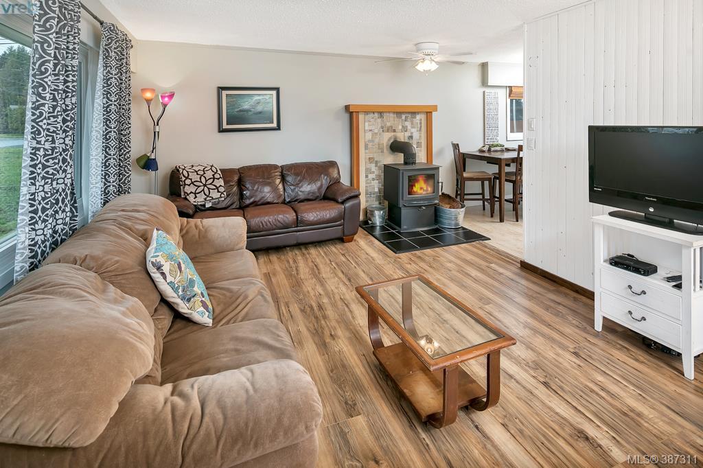 582 Ridley Drive, Victoria, BC 387311 Marten Homes Real Estate PREC