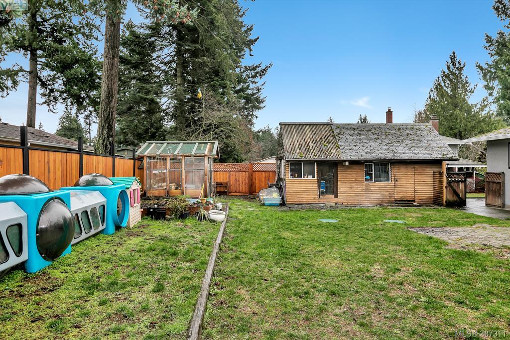 582 Ridley Drive, Victoria, BC 387311 Marten Homes Real Estate PREC