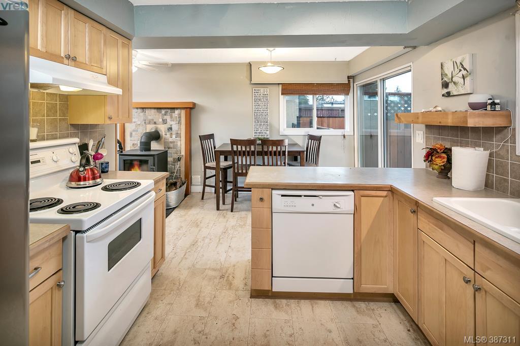 582 Ridley Drive, Victoria, BC 387311 Marten Homes Real Estate PREC