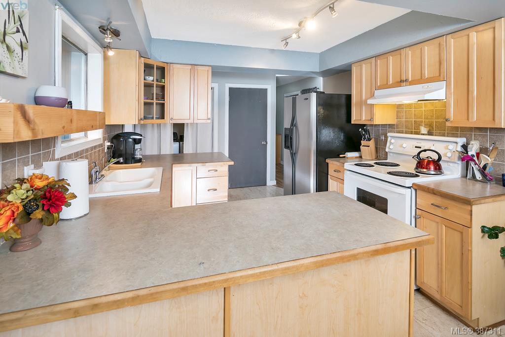 582 Ridley Drive, Victoria, BC 387311 Marten Homes Real Estate PREC