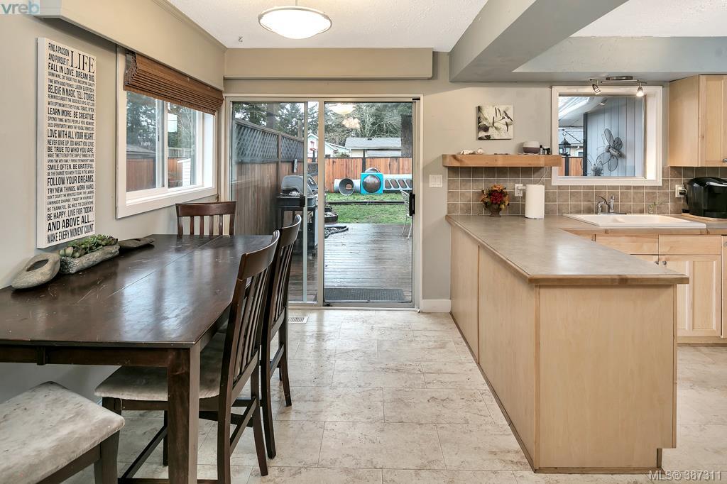 582 Ridley Drive, Victoria, BC 387311 Marten Homes Real Estate PREC