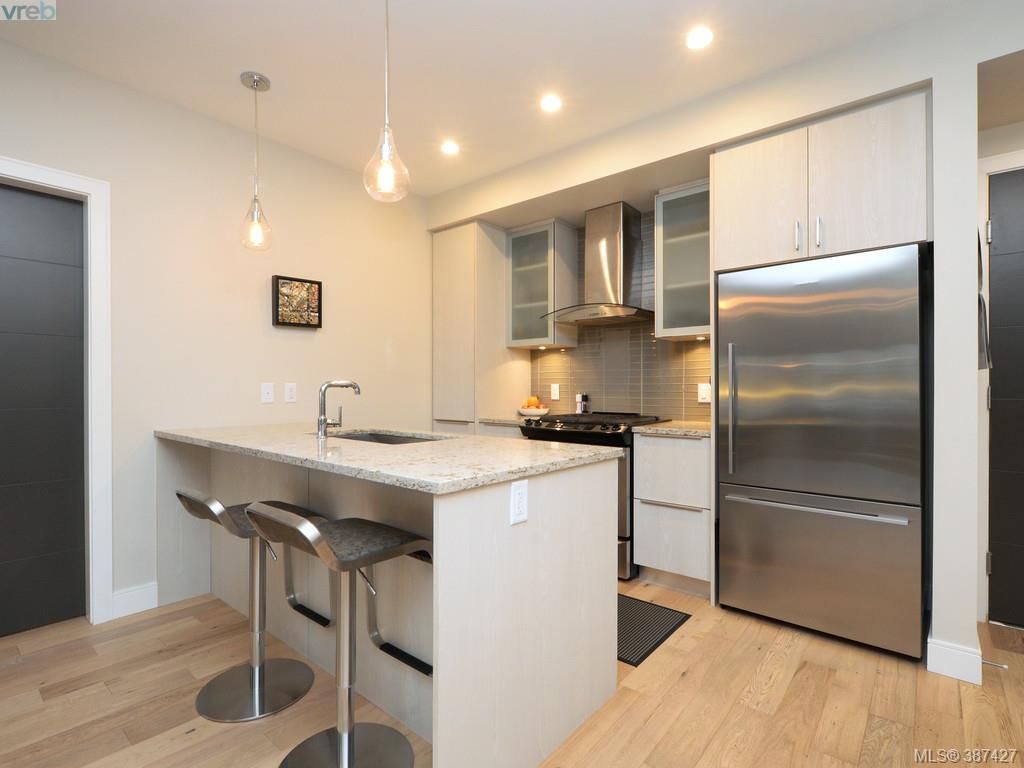  201 1011 Burdett Avenue, Victoria, BC 387427 Dane Kingsbury Real Estate