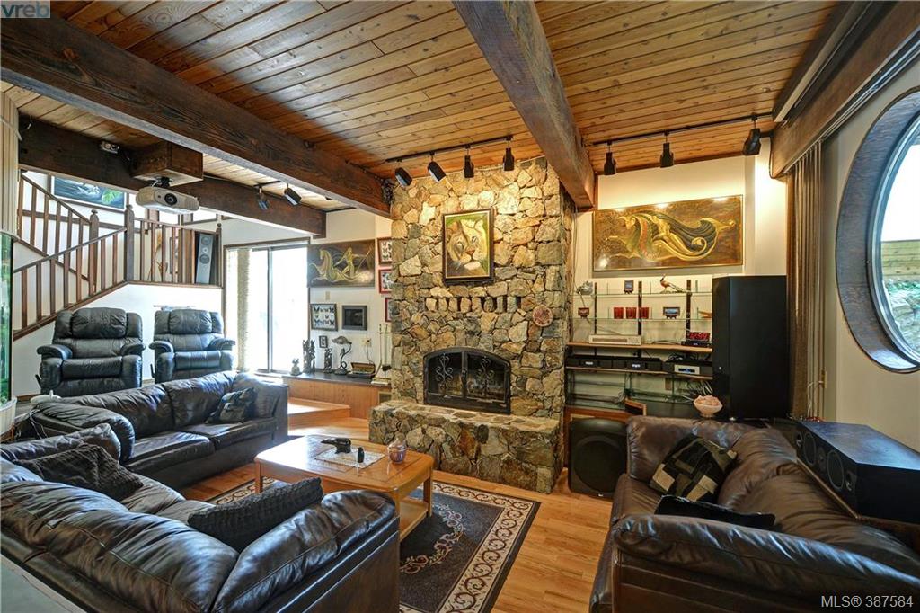 340 Goward Road, Victoria, BC | 387584 | Anke Venema Personal Real