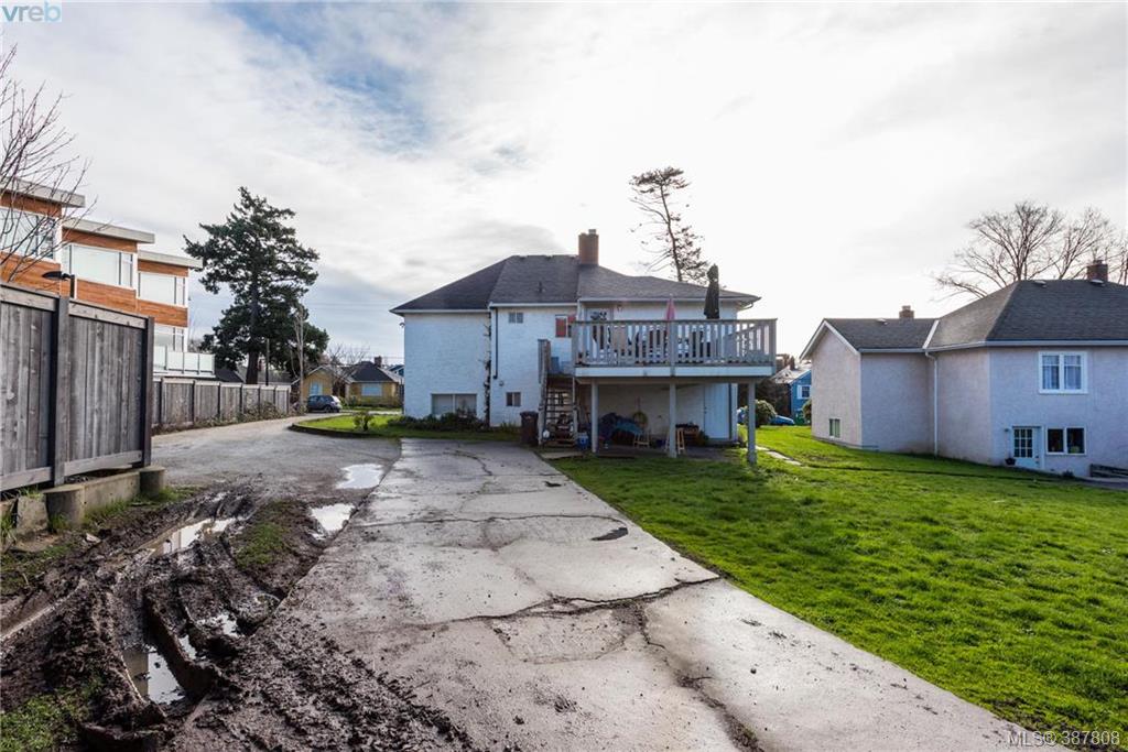 2816 Irma Street, Victoria, BC 387808 Paul Vandermade