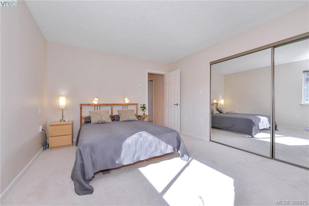  73 2070 Amelia Avenue, Sidney, BC 389975 Miles Takacs