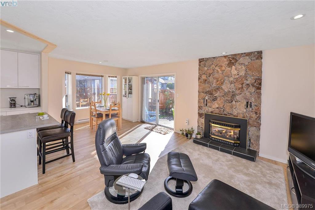  73 2070 Amelia Avenue, Sidney, BC 389975 Miles Takacs